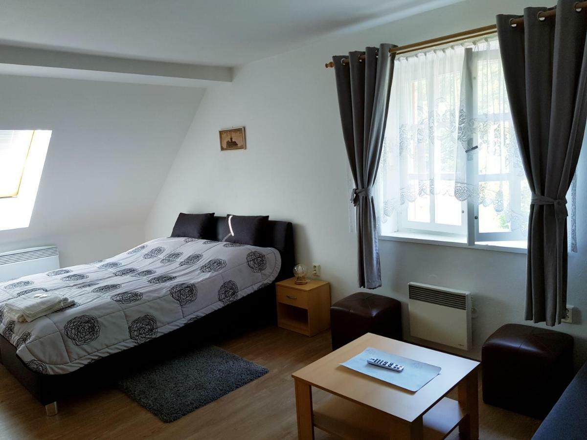 Hotel Certovka Peklo à Náchod Extérieur photo